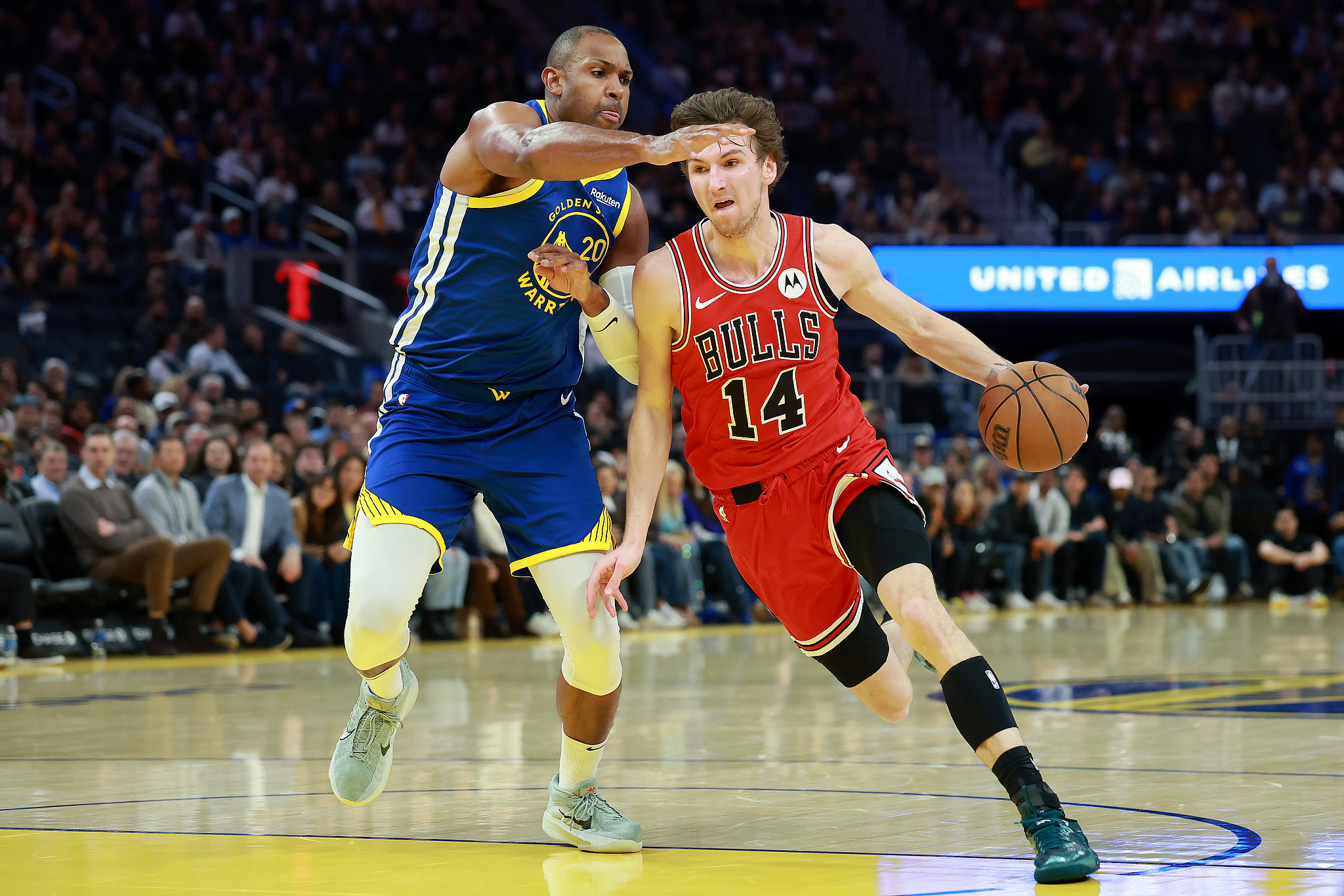 kaiyun-布泽利斯41分创生涯新高 公牛客场加时力克勇士